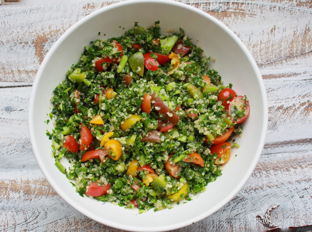 Kale, Tomato & Quinoa Salad with Lemon Dressing For A Digestive Peace