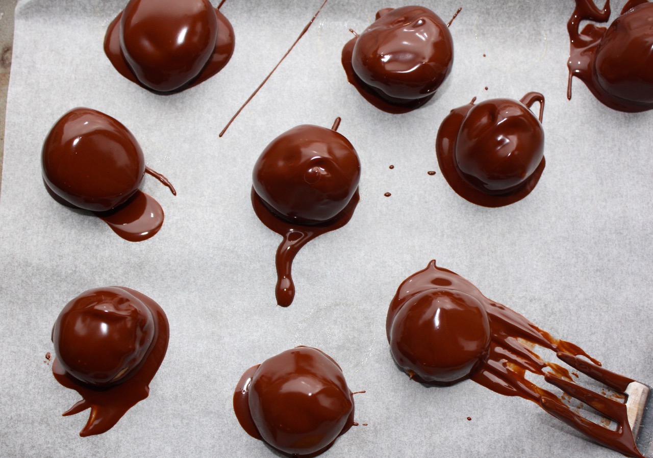 Haley’s Dark Chocolate, Peanut Butter & Sea Salt Truffles | For A ...